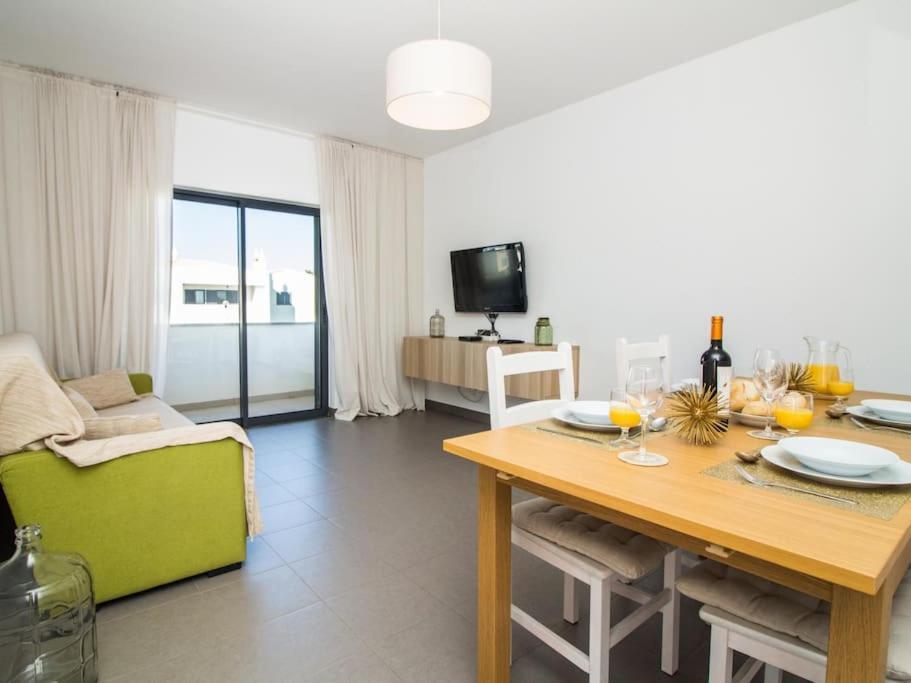 Lake Apartment - Pool And Sea View & Tennis Court & Bbq Pêra Zewnętrze zdjęcie